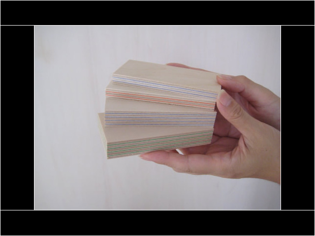 厚17ミリ(ブルー色、オレンジ色、グリーン色)
厚10ミリ(ブルー色、オレンジ色、グリーン色) ペーパーウッド合板(シナ)